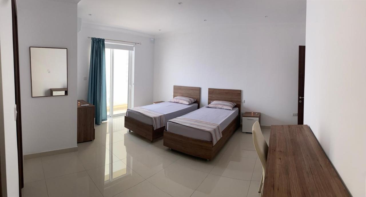 New 3 Bedroom Apartment Close To Airport Zurrieq Exterior foto