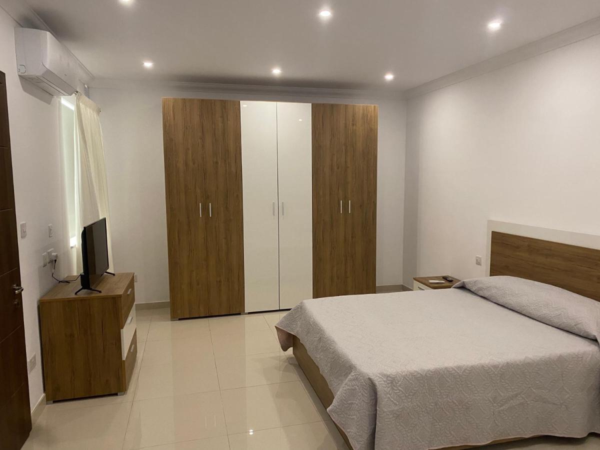 New 3 Bedroom Apartment Close To Airport Zurrieq Exterior foto